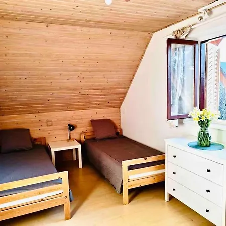 Vadrozsa Haz, Csendre Vagyoknak Apartament