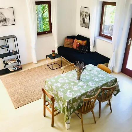 Apartament Vadrozsa Haz, Csendre Vagyoknak