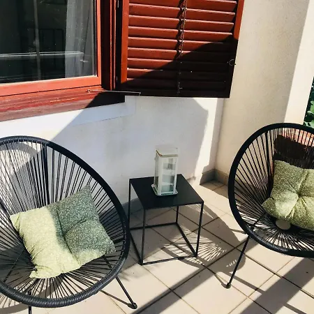 Vadrozsa Haz, Csendre Vagyoknak Apartament