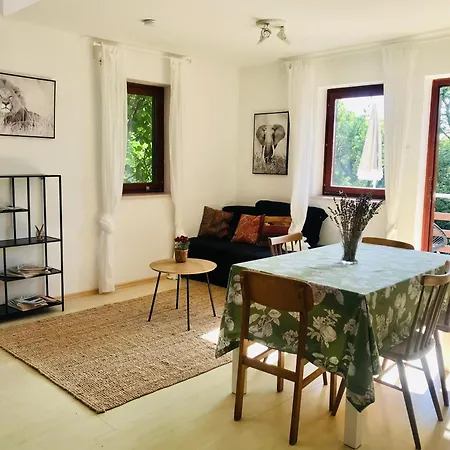 Vadrozsa Haz, Csendre Vagyoknak Apartament *