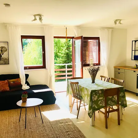 Vadrozsa Haz, Csendre Vagyoknak Apartament Badacsonytomaj